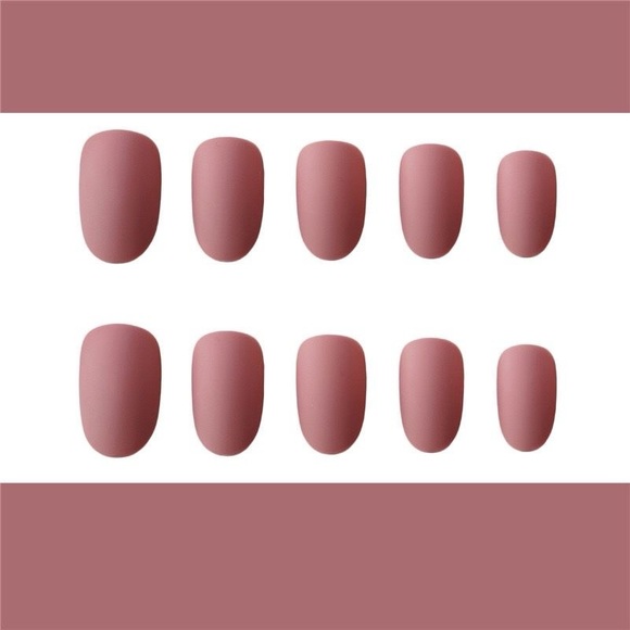 Beautiful Press-on Nails for women - Picture 2 of 3